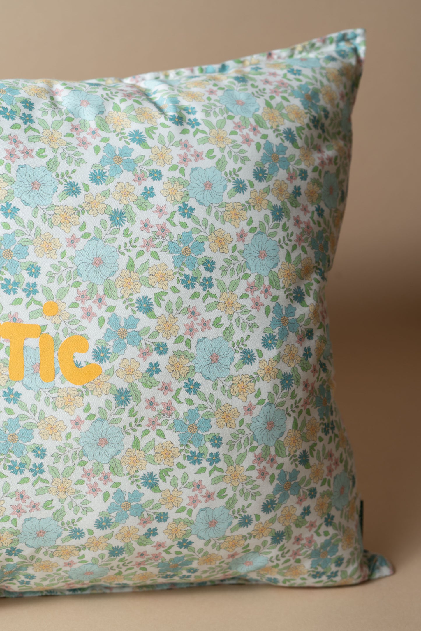 cushion Romantic 60x40cm