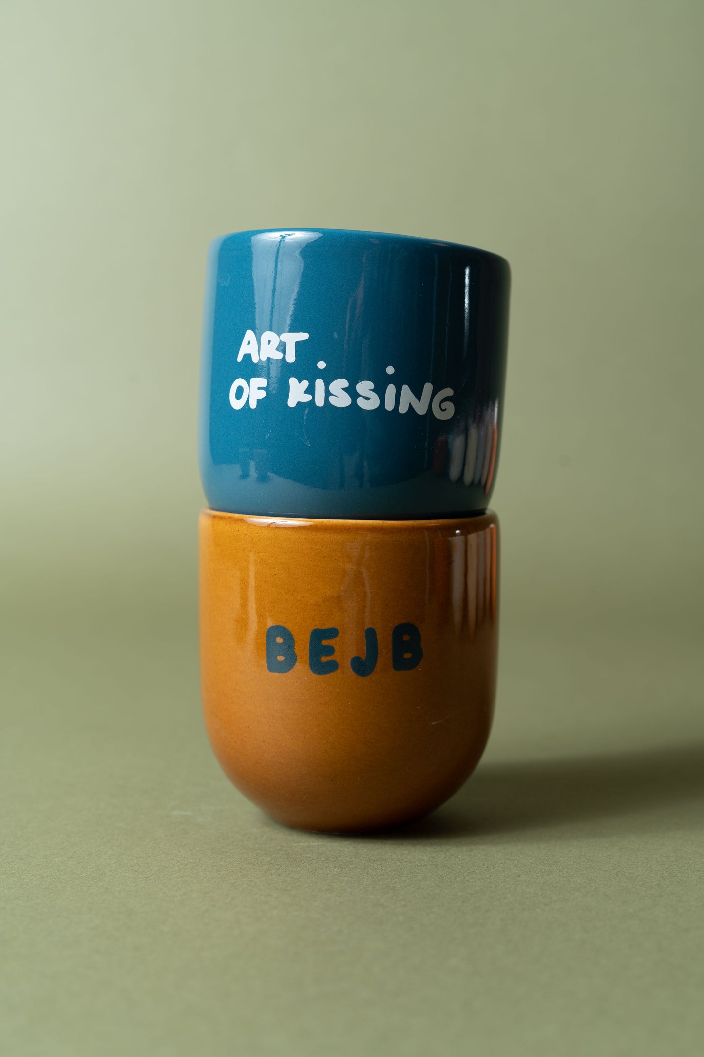 Sisi mug, B E J B
