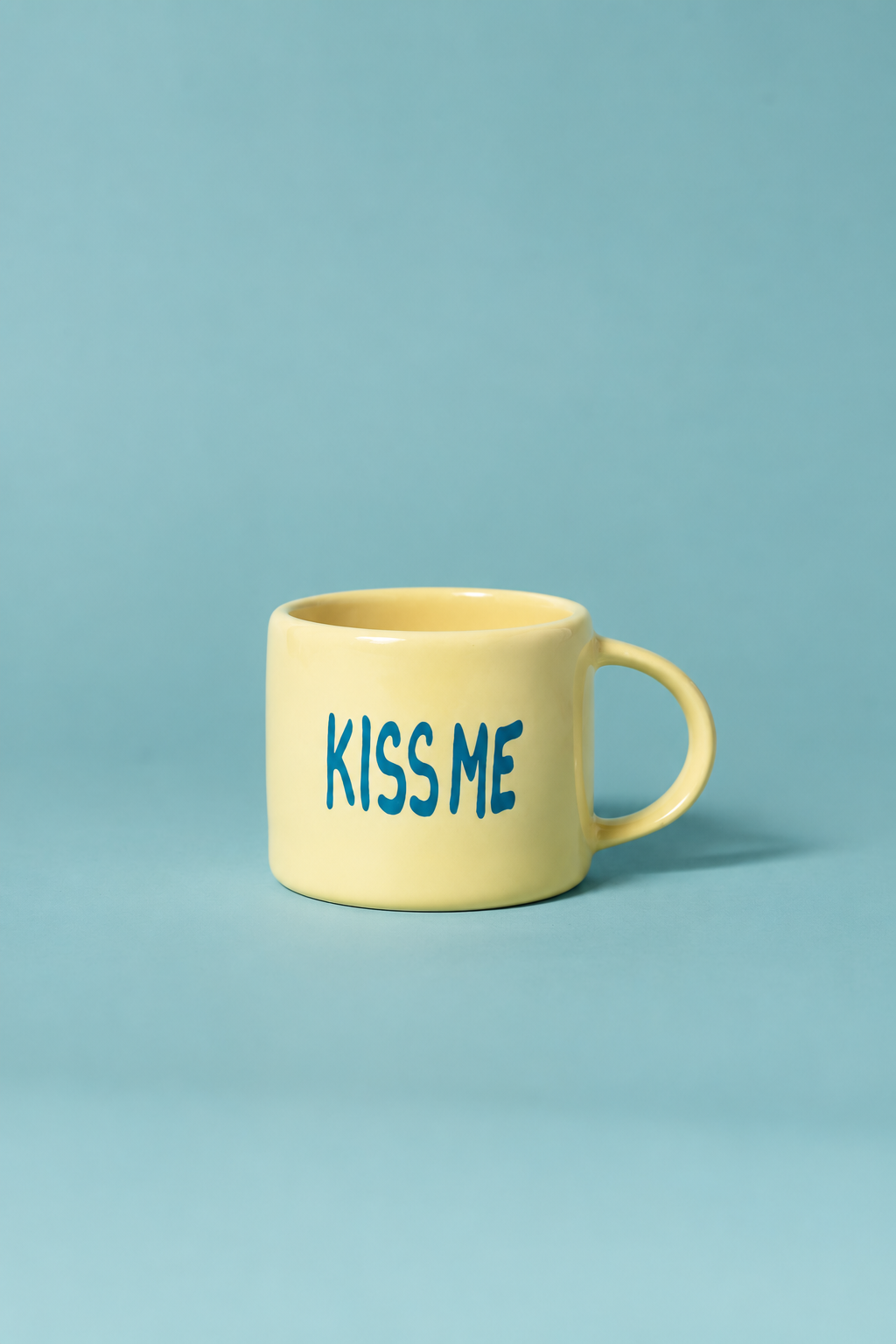 Sisi mug, KISS ME
