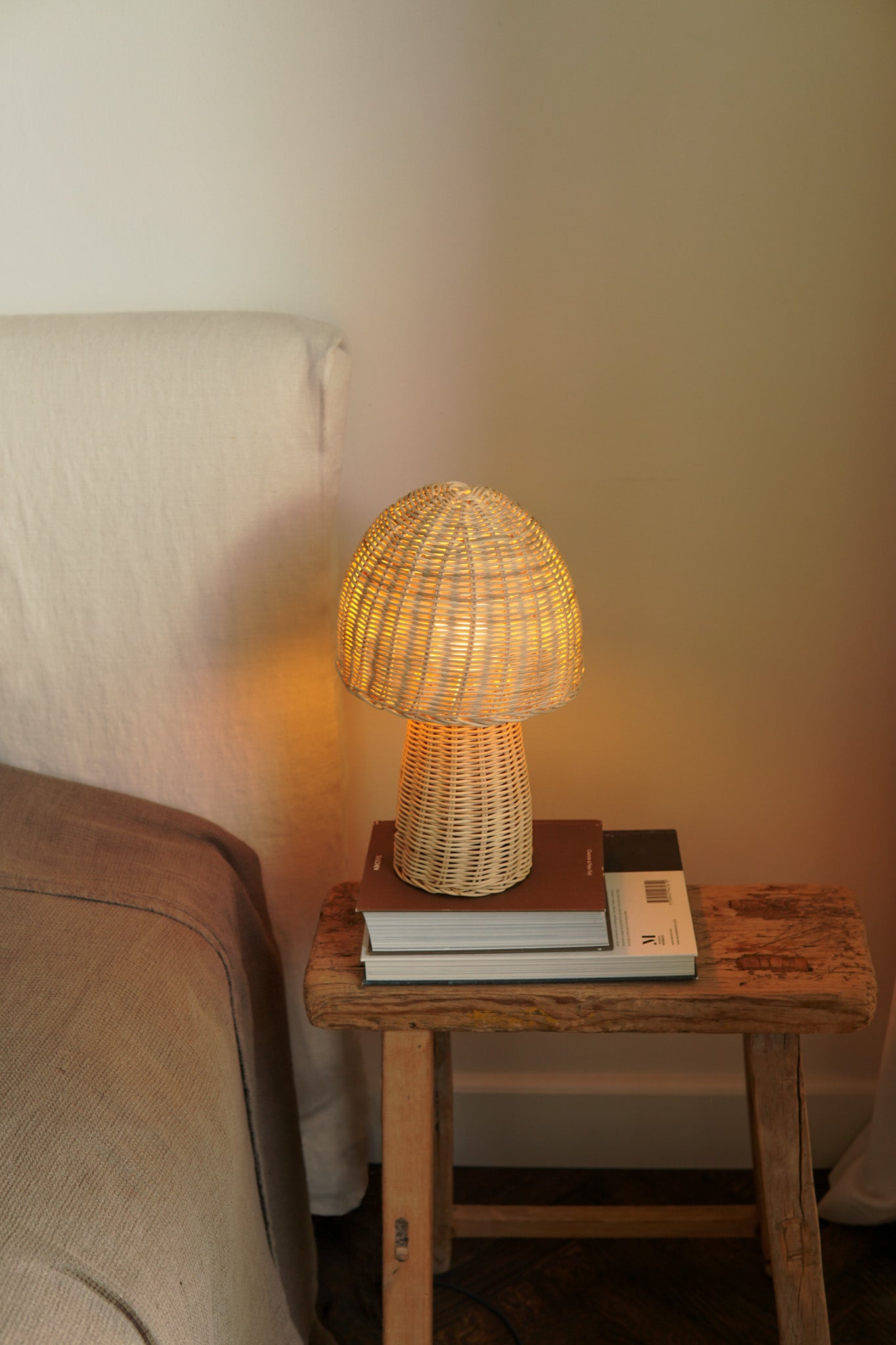Sisi Rattan mushroom lamp