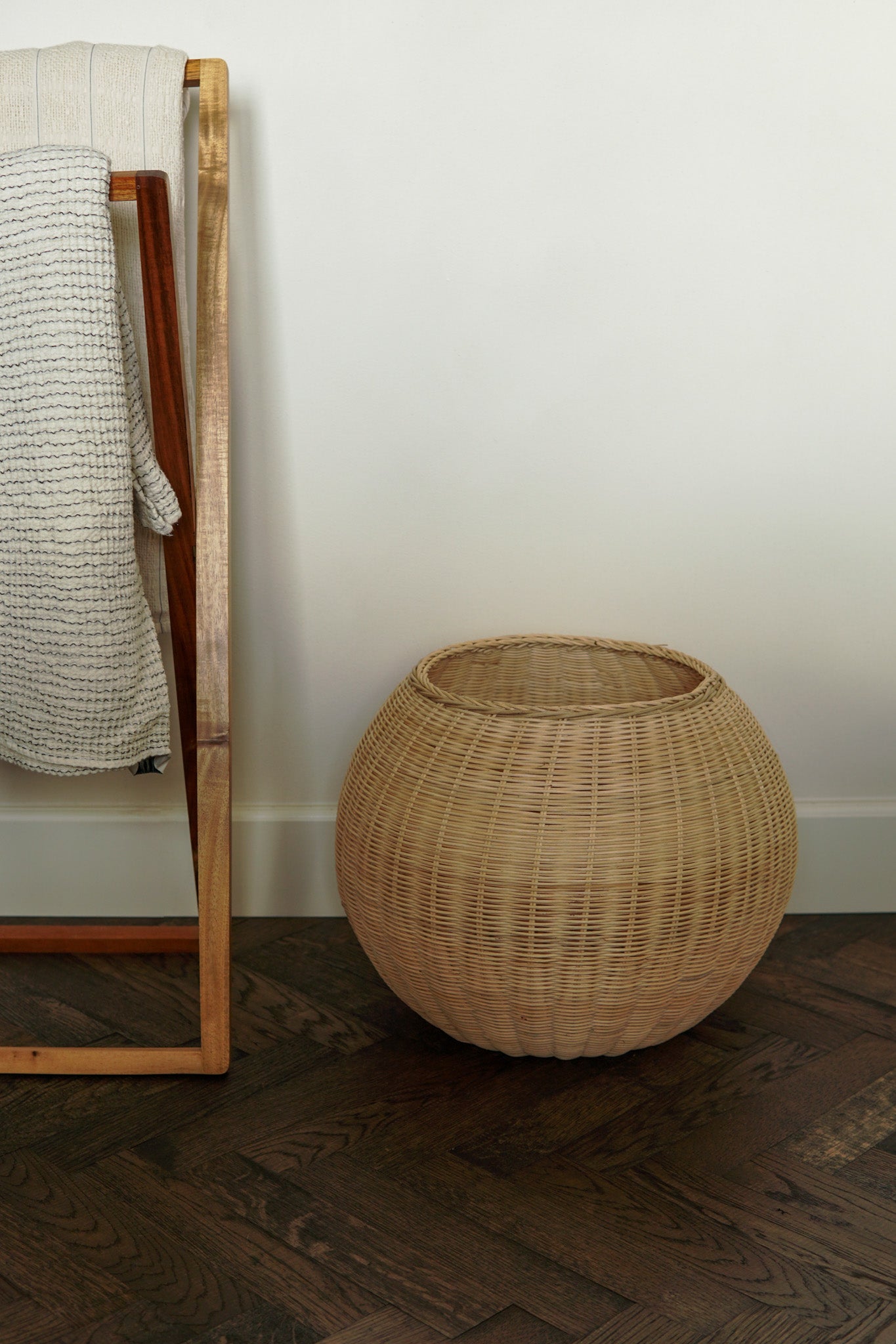 Sisi rattan, Round basket