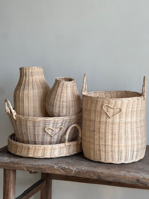 Sisi, Heart lower basket with handles