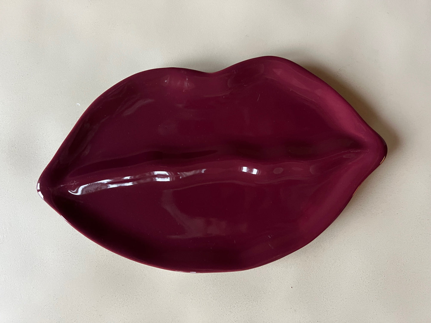 Sisi lip plate, burgundy