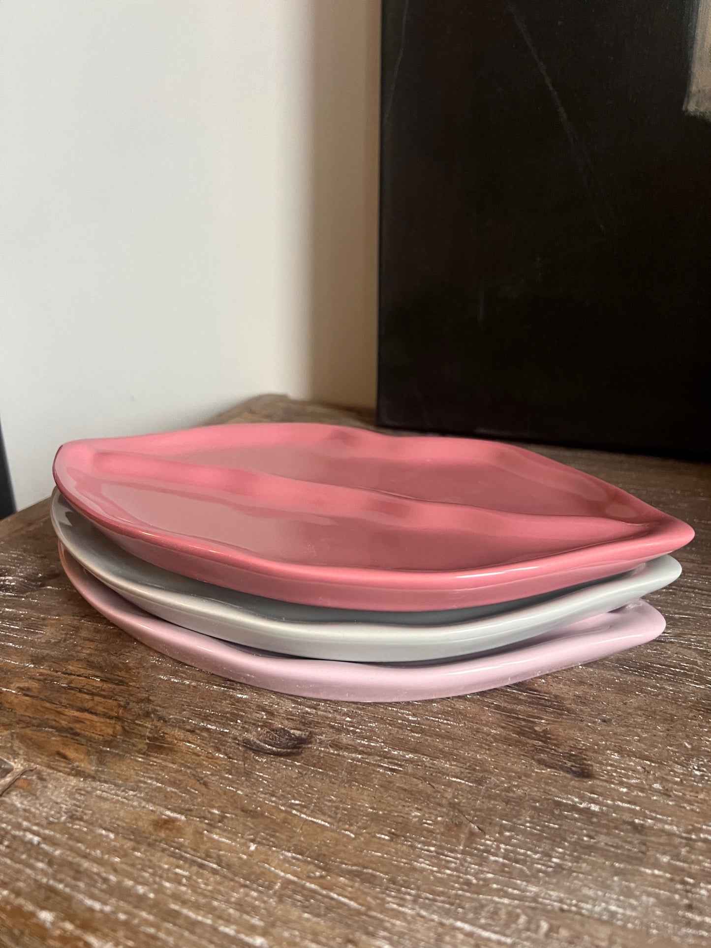 Sisi plate, Lip punch