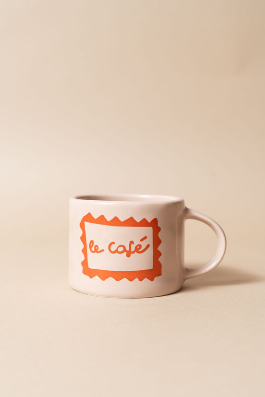 Sisi mug, Le cafè
