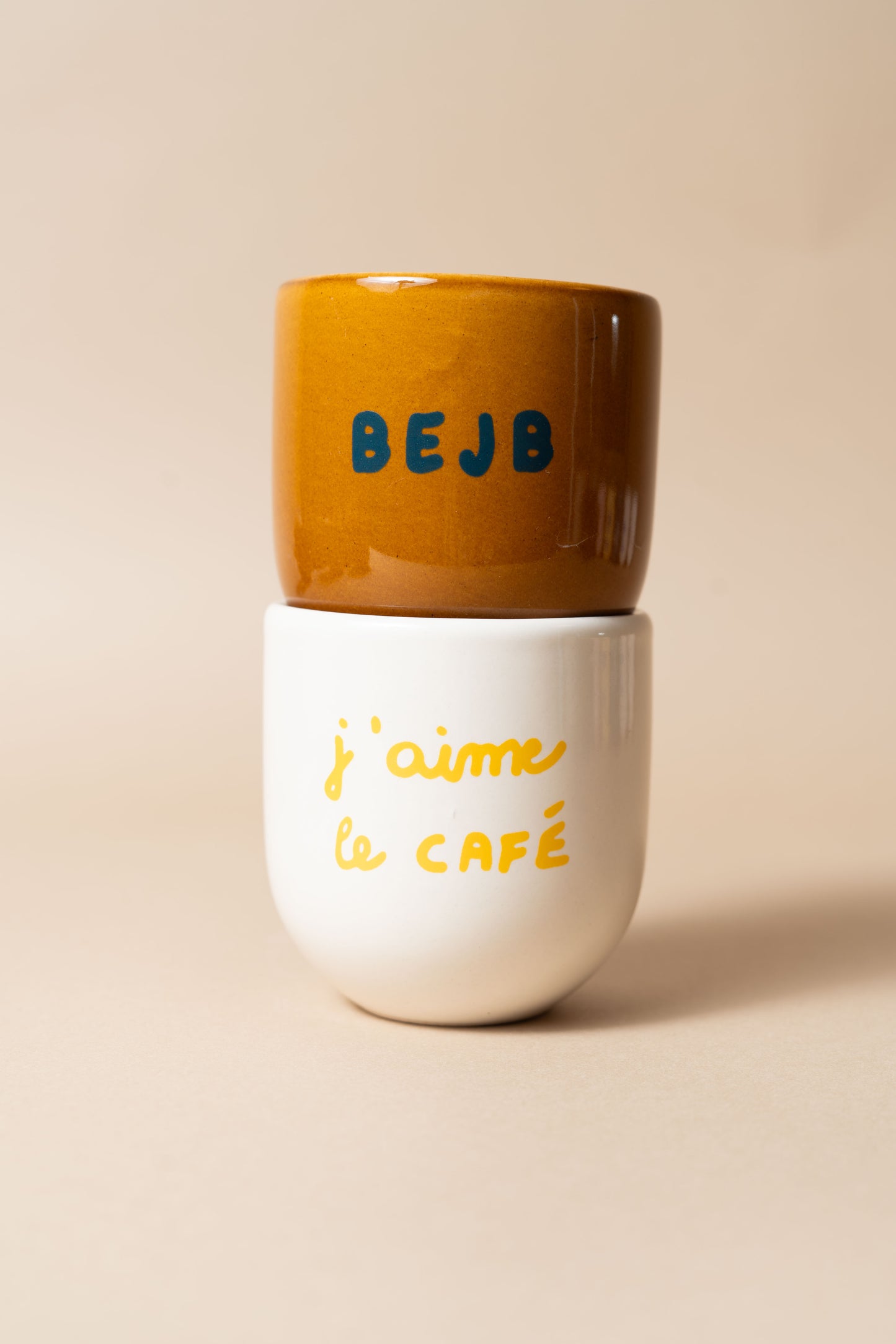 Sisi mug, B E J B
