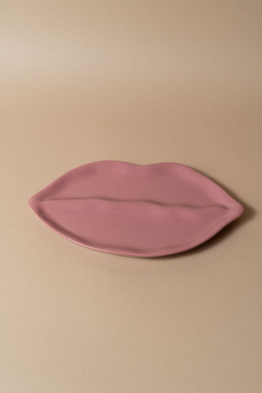 Sisi plate, Lip punch