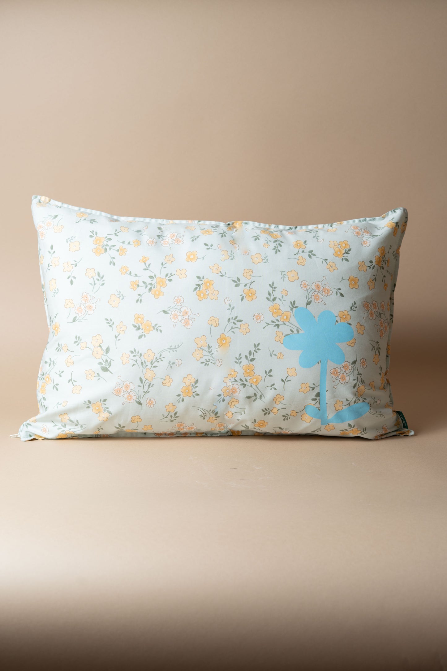 PRINTED FLOWER CUSHION 60X40CM