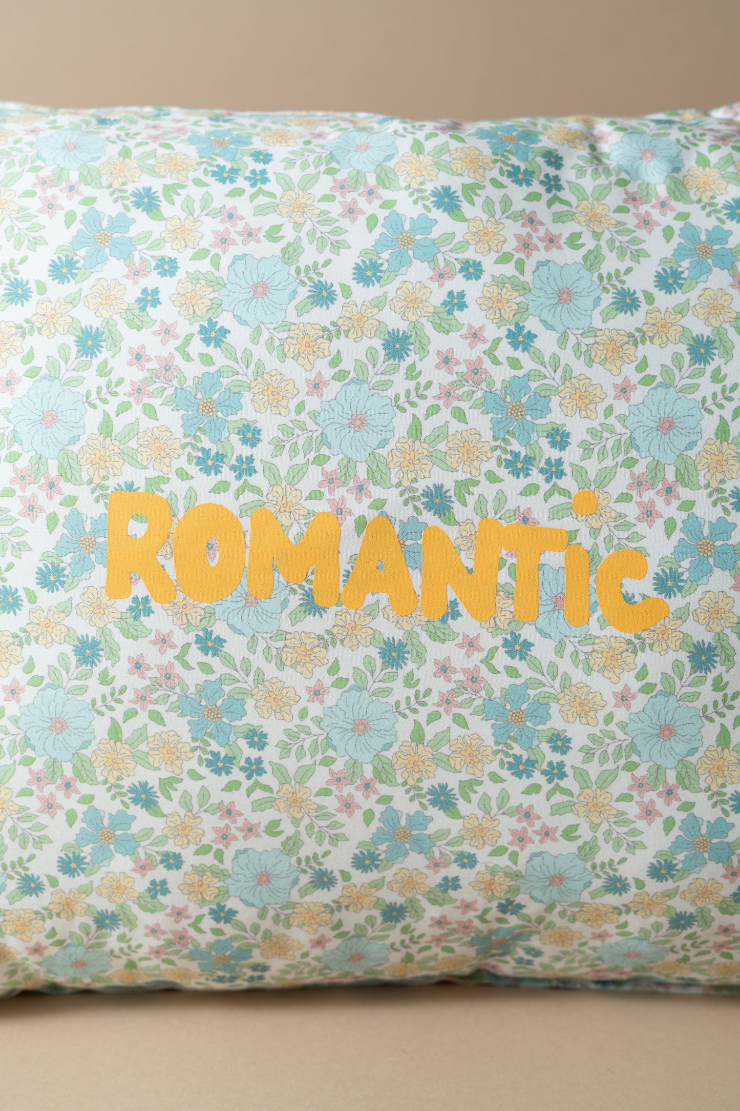 cushion Romantic 60x40cm
