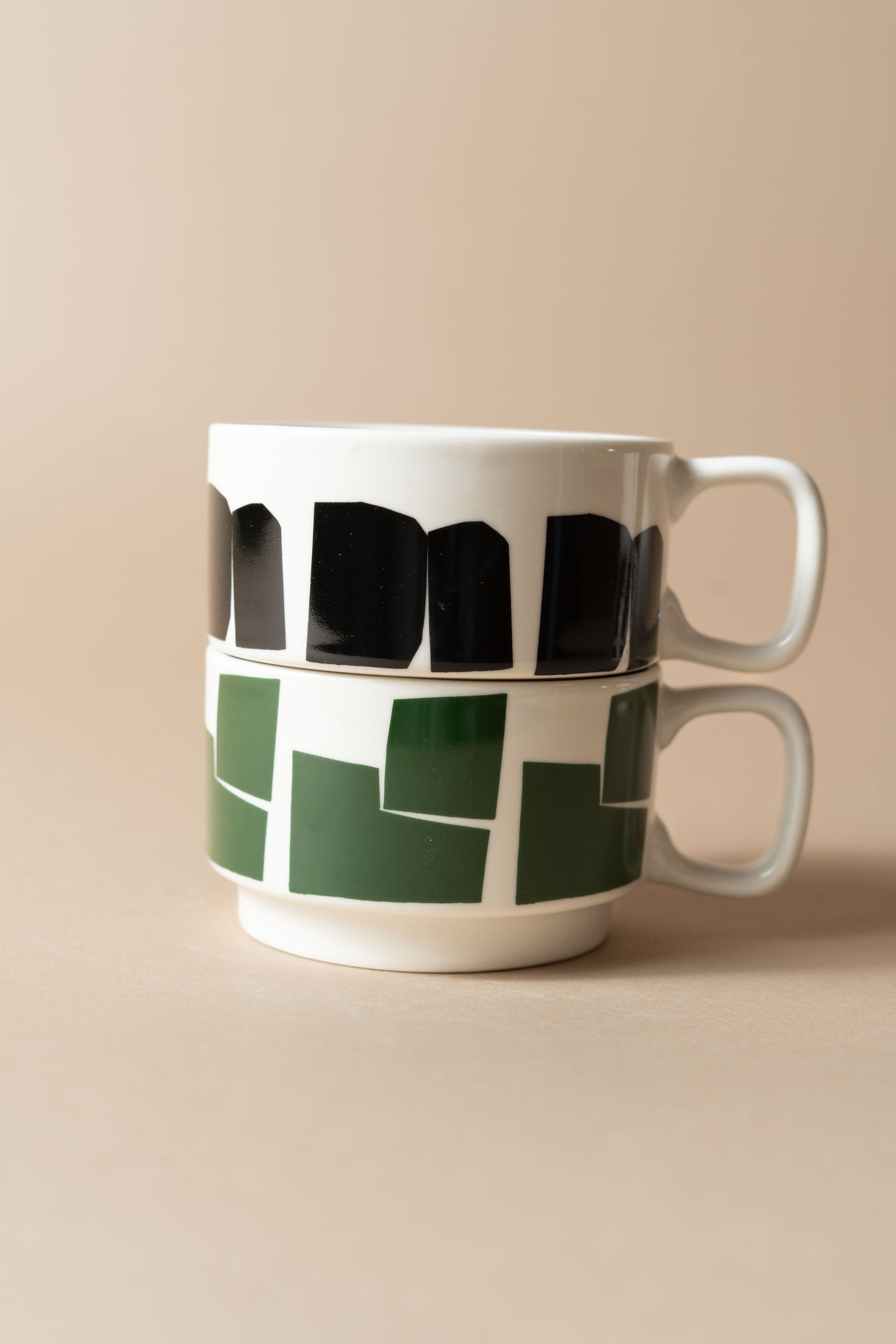 Sisi cup, black graphic design
