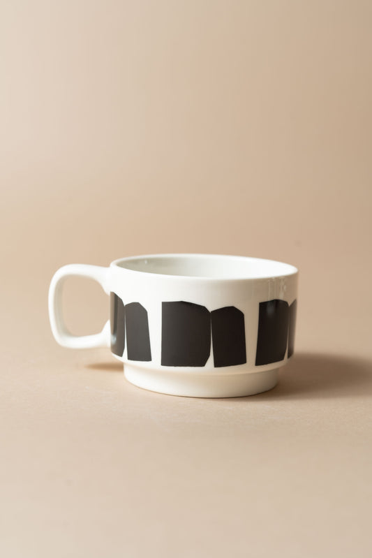 Sisi cup, black graphic design