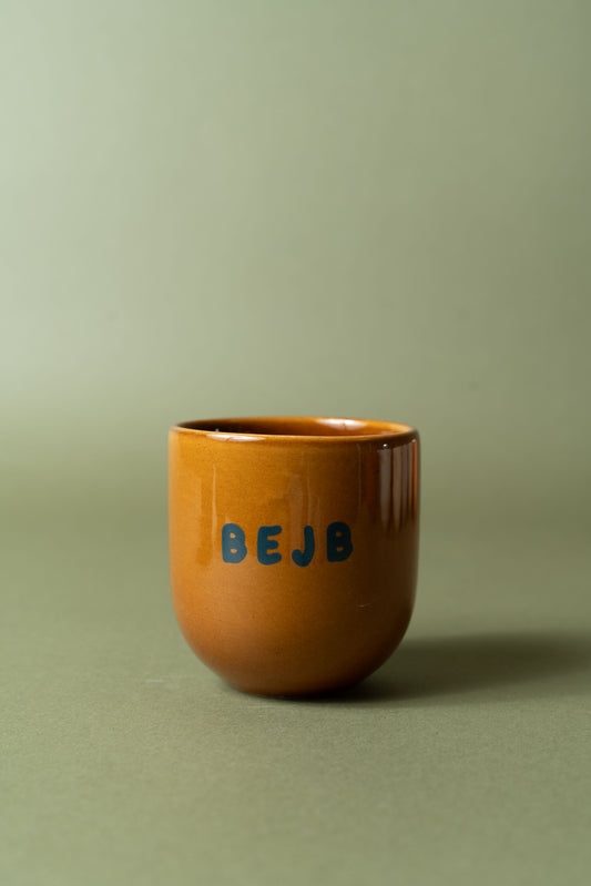 Sisi mug, B E J B