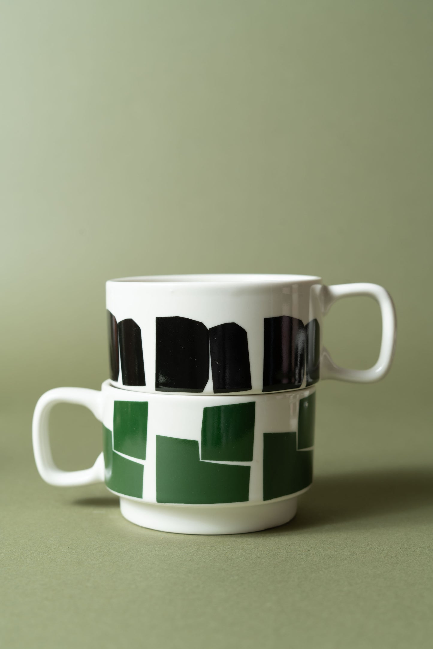 Sisi cup, black graphic design