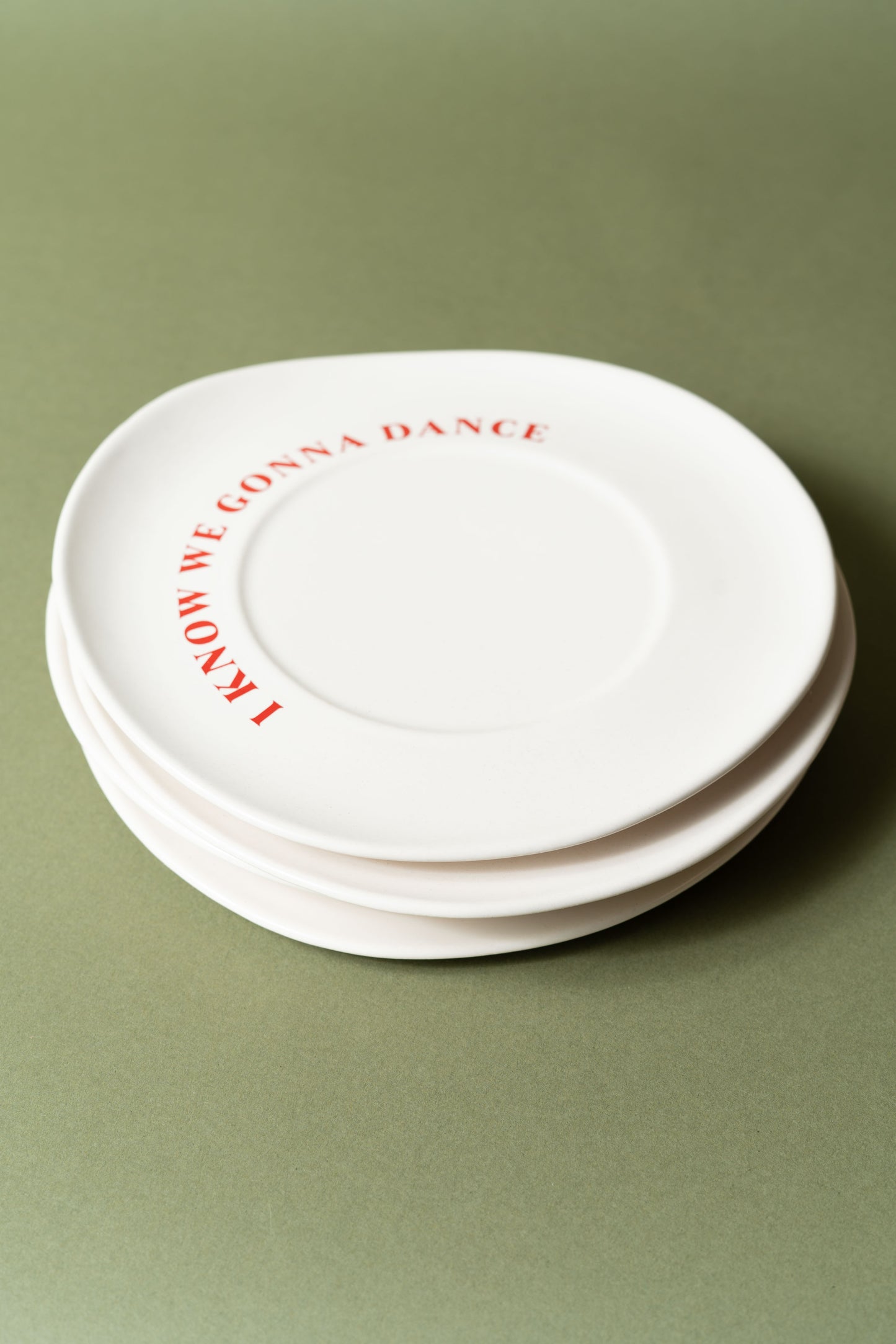 Sisi ceramic plate, I know we gonna dance