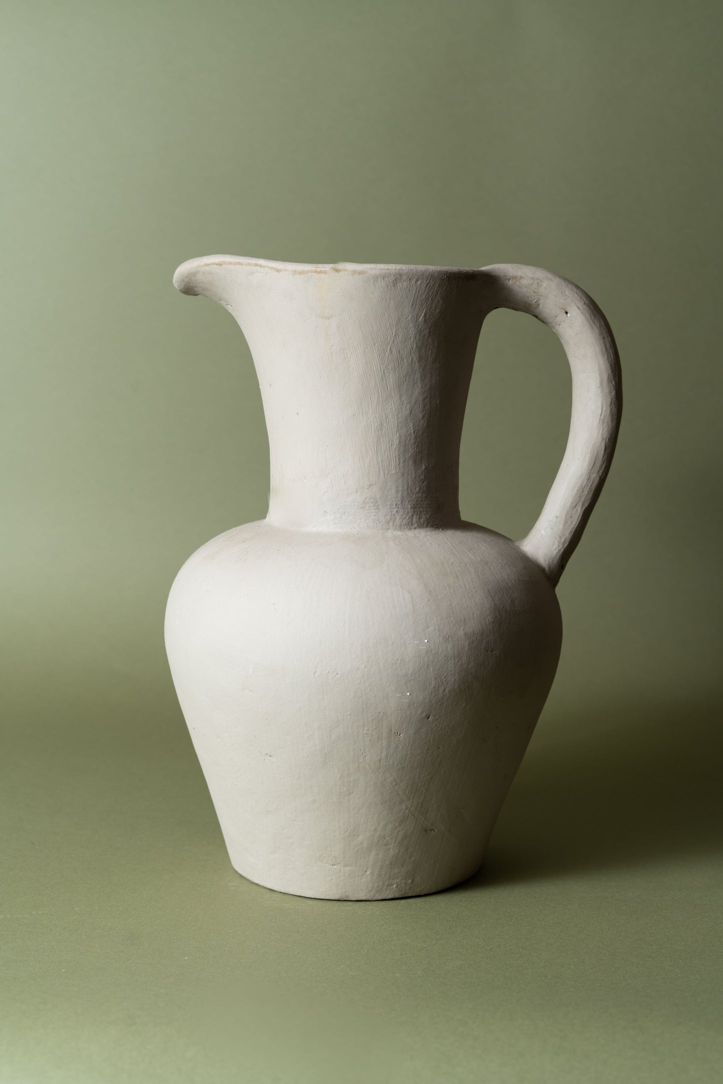 TERRACOTTA VASE MISS SISI