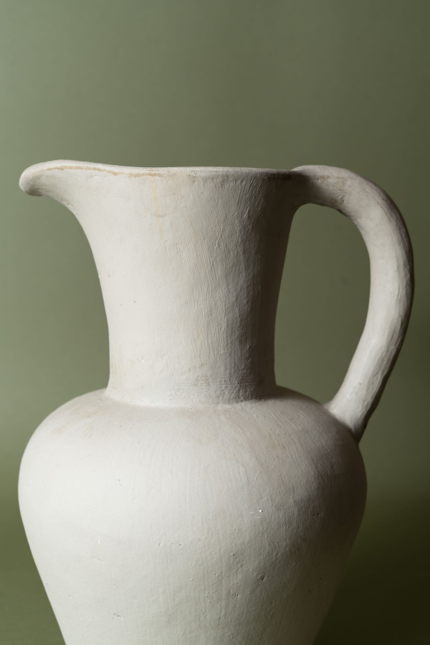 TERRACOTTA VASE MISS SISI