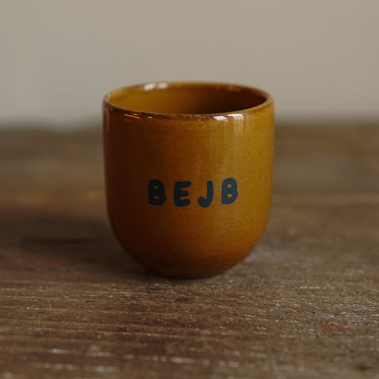 Sisi mug, B E J B