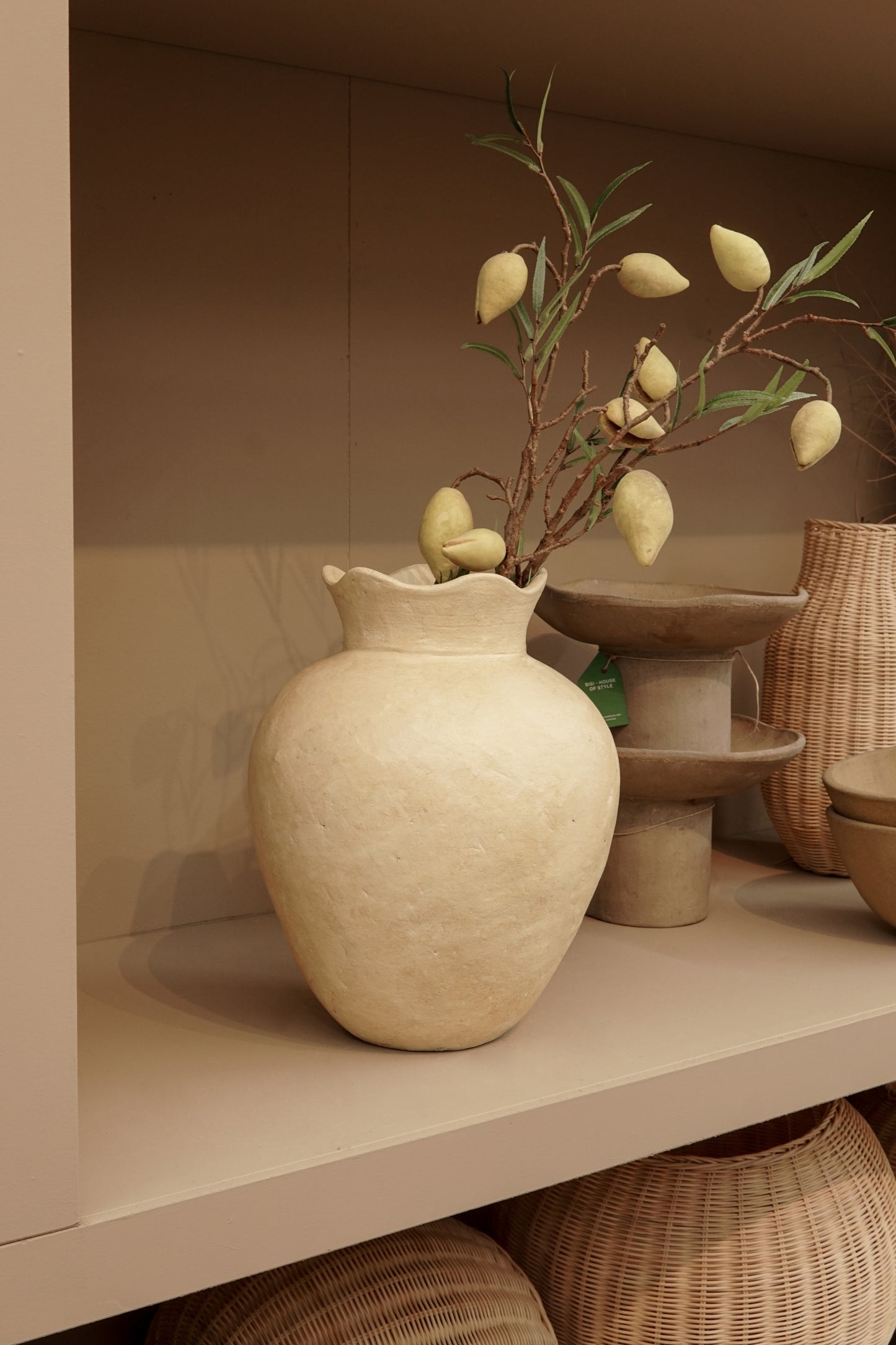 Terracotta vase, Mara