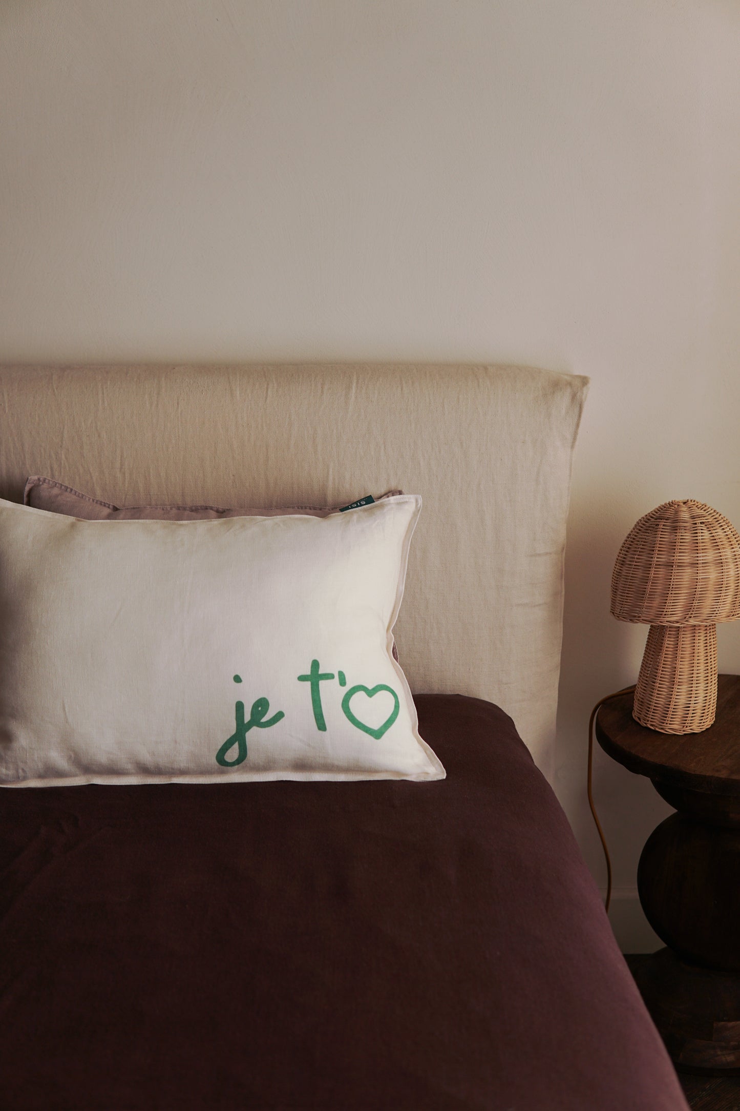 Sisi linen cushion, Je t'eam