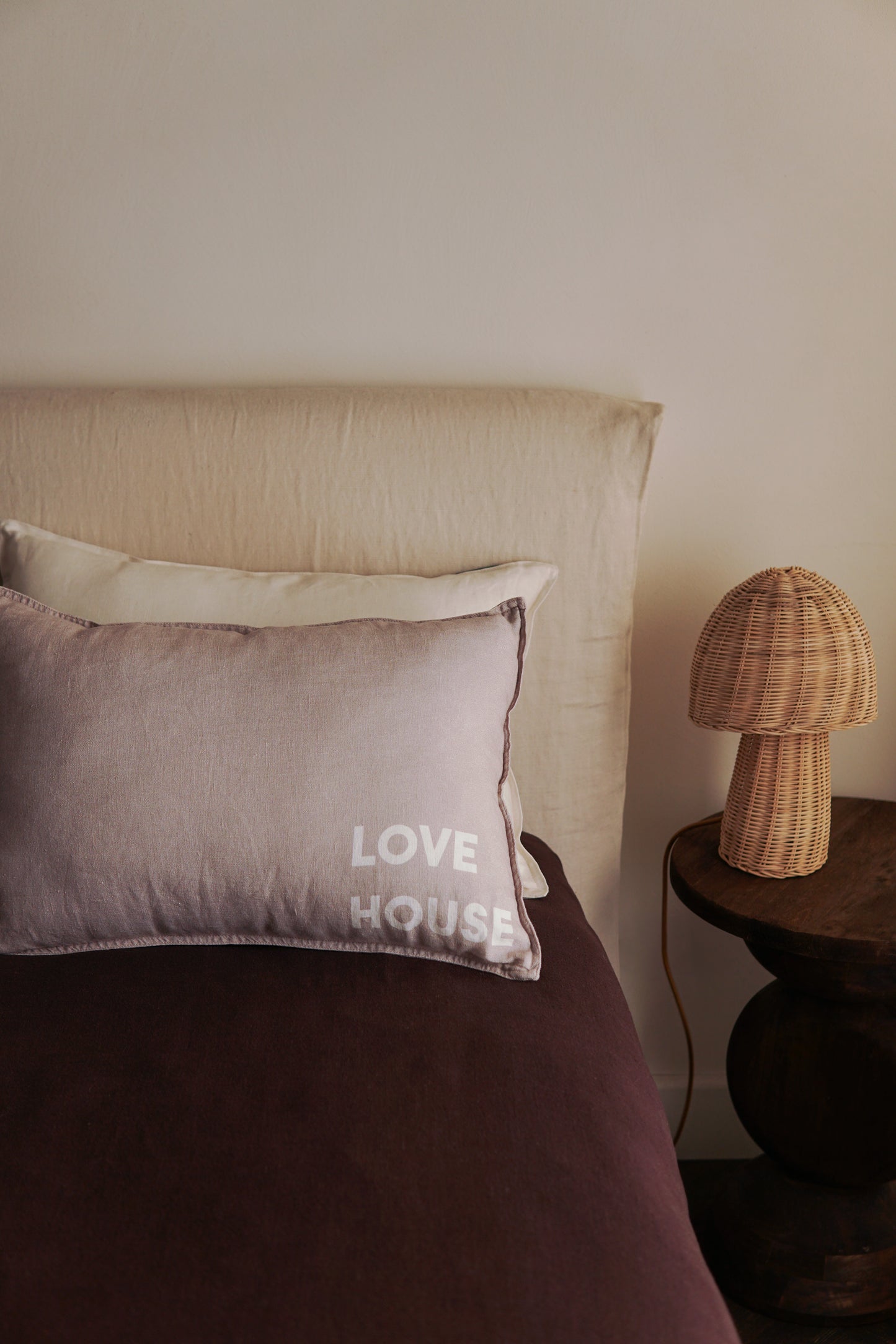 Sisi linen cushion, Love house