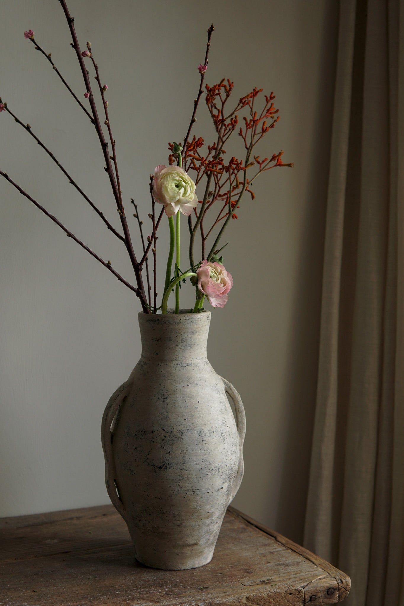 Sisi, Terracota vase miss Iva