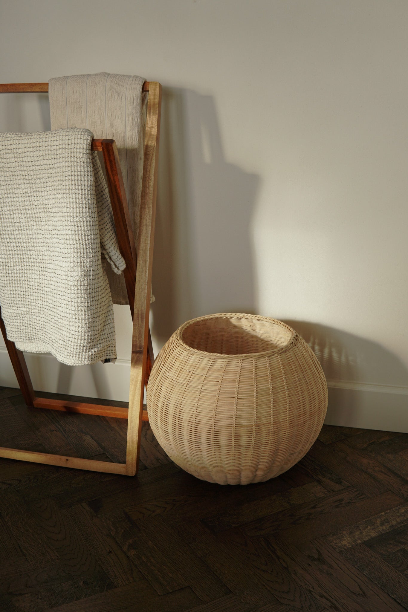 Sisi rattan, Round basket