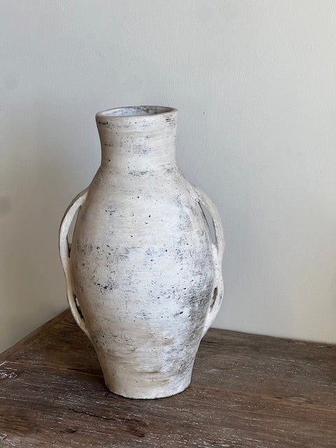 Sisi, Terracota vase miss Iva