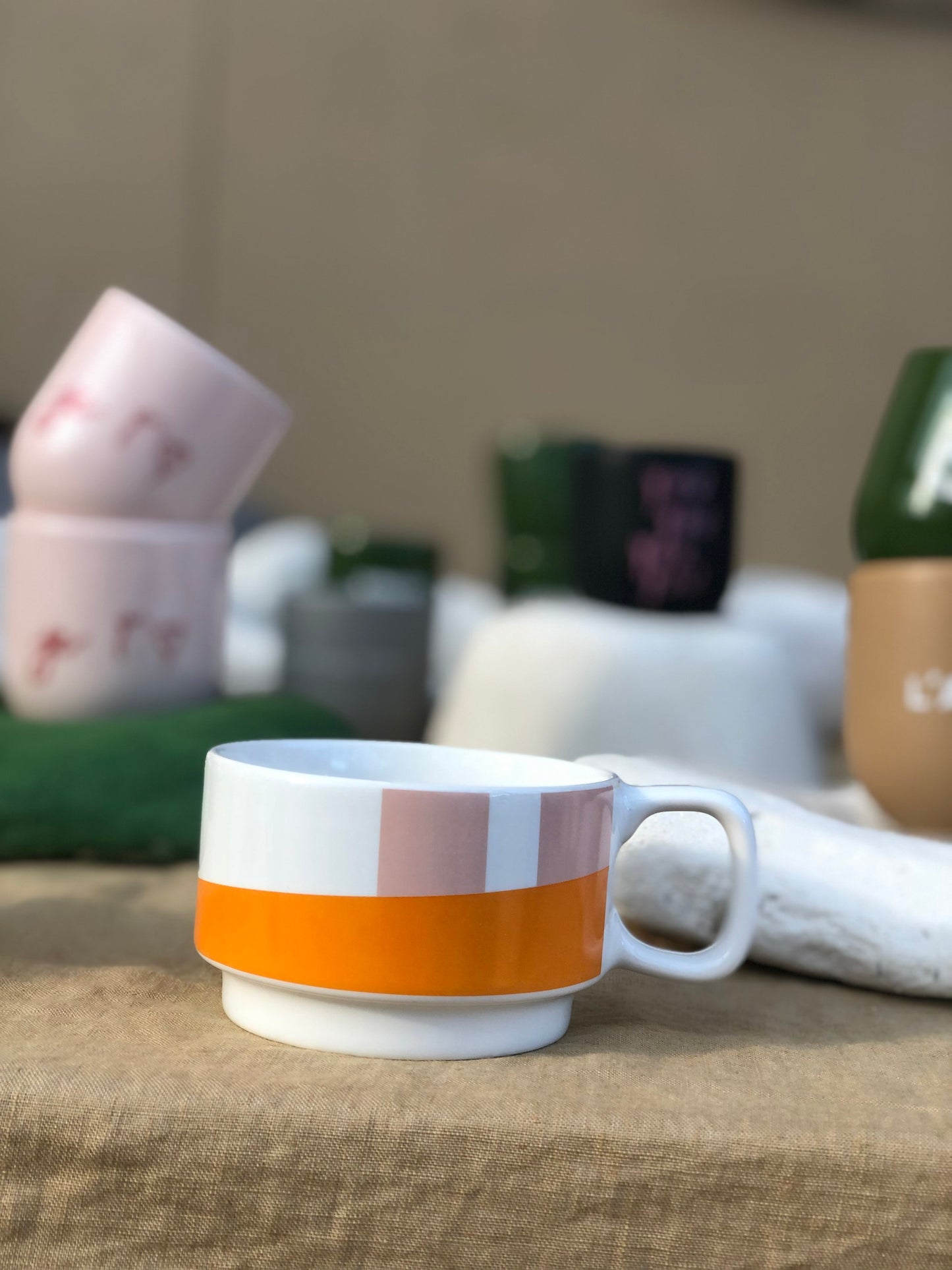 Sisi cup, pink&orange graphic design