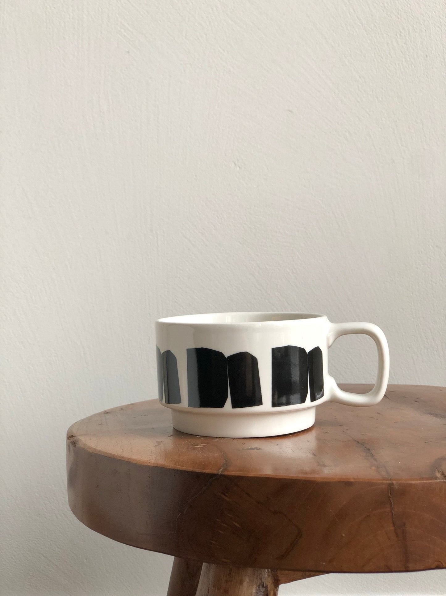 Sisi cup, black graphic design